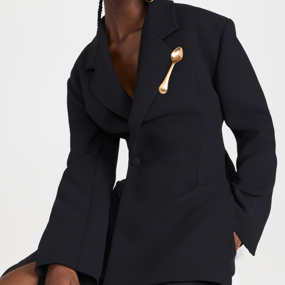 ISO A.W.A.K.E mode open back cutout blazer